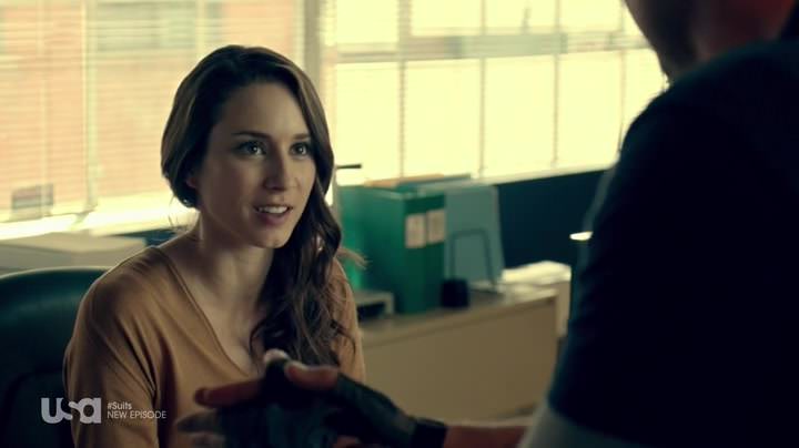 トローヤン・ベリサリオ（Troian Bellisario）