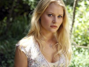 エミリー・デ・レイヴィン（Emilie de Ravin）
