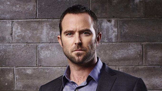 サリヴァン・ステイプルトン（Sullivan Stapleton）