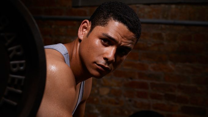 チャーリー・バーネット（Charlie Barnett）