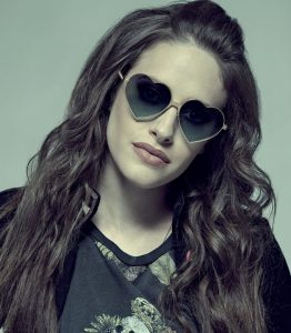 カーリー・チャイキン（Carly Chaikin）